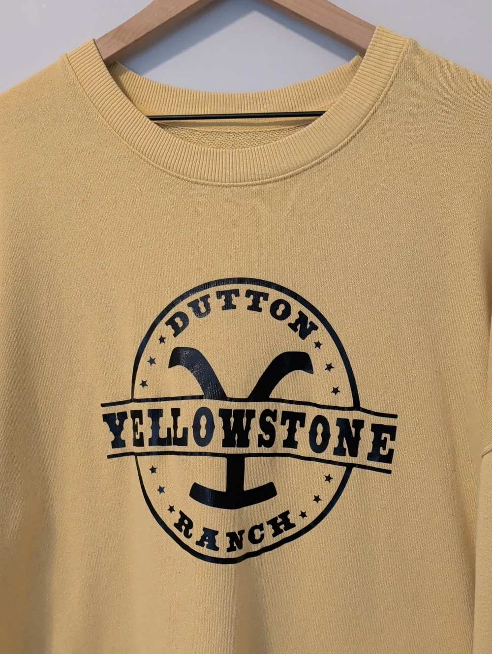 Dutton Ranch Yellowstone Sweatshirt - Picture 1 of 10